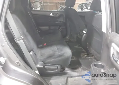 2015 Nissan Pathfinder Platinum/S/Sl/Sv z USA, uszkodzony, nr VIN 5N1AR2MM7FC662003